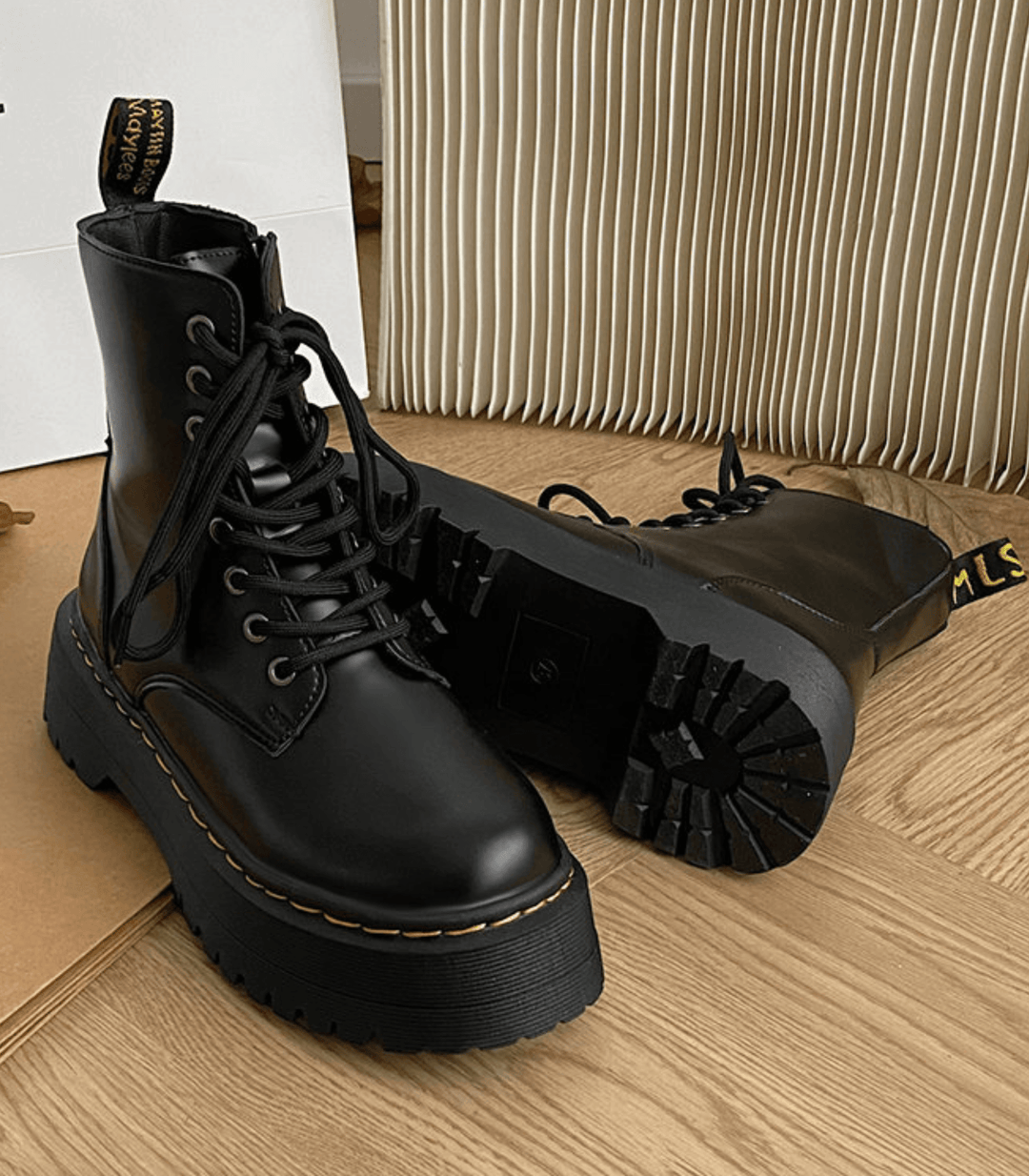 Lederstiefel - Schnürschuhe - Schwarz - Chunky Stiefel - Damenstiefel Echoarchiv