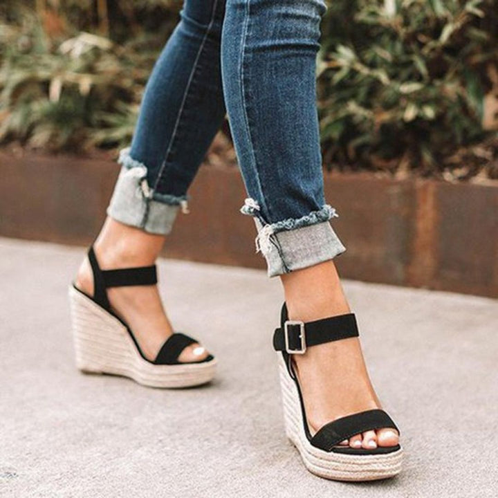Echoarchiv | Keilsandalen Elegante Frauenschuhe mit Gürtel
