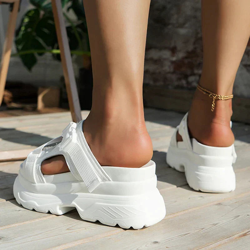 Echoarchiv | Orthopädische und Dicke Sandalen