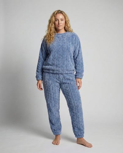 Kuscheliges Damen Fleece-Pyjama-Set | Echoarchiv