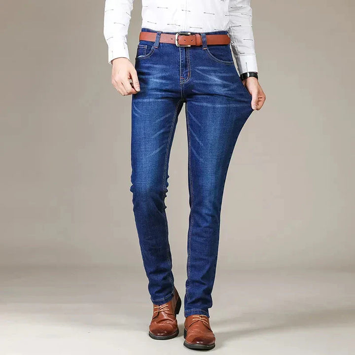 Gerade geschnittene Stretchjeans für Herren – Vardeno