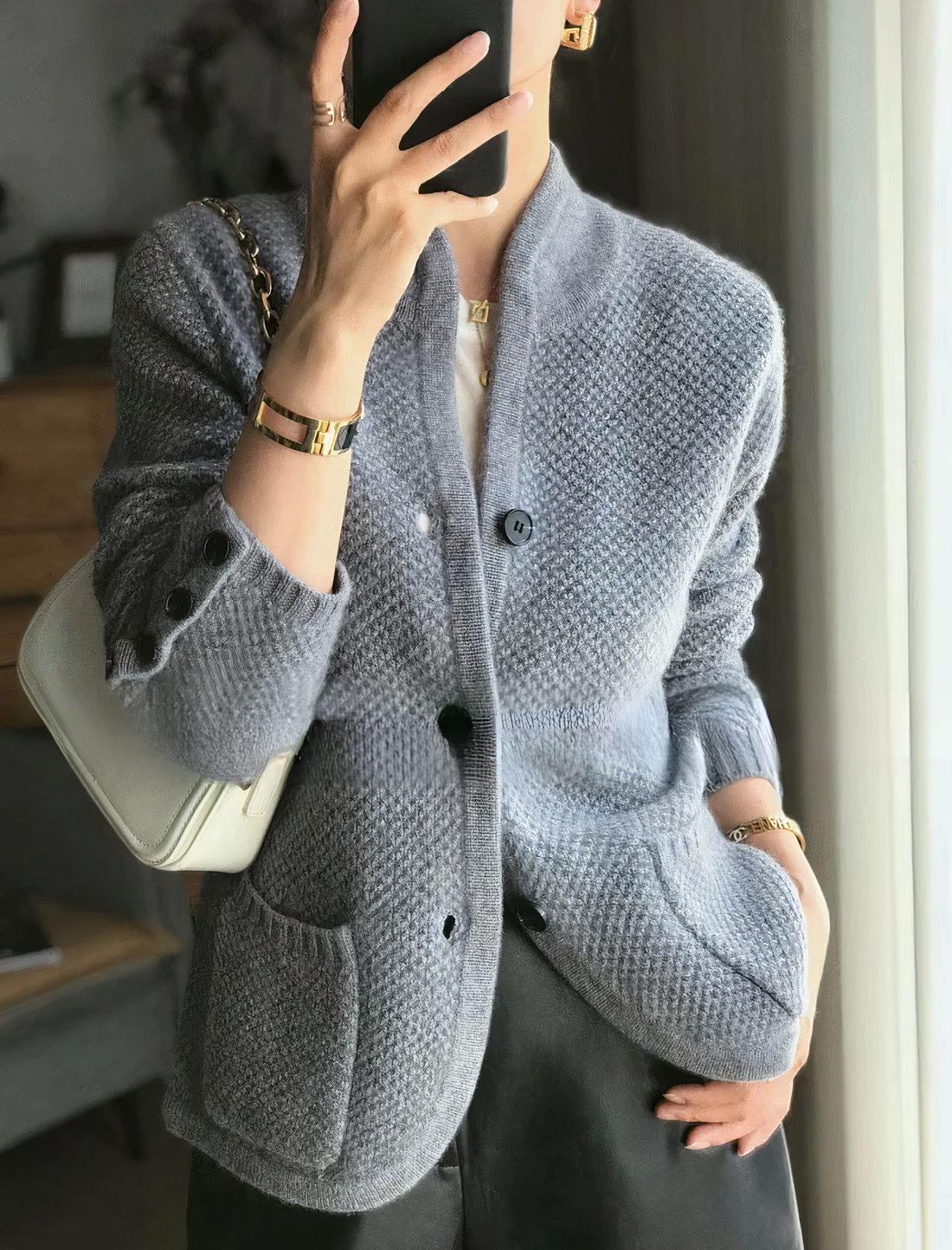 Strickjacke mit Knopfleiste – Veloura