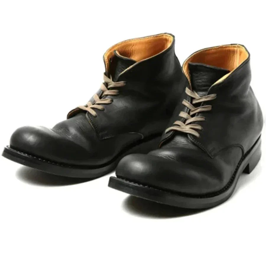 Klassische Lederstiefel für Männer Echoarchiv