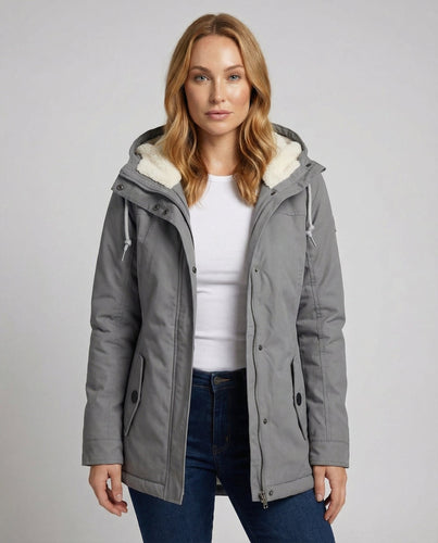 Warme Winterjacke mit Kapuze für Damen | Echoarchiv