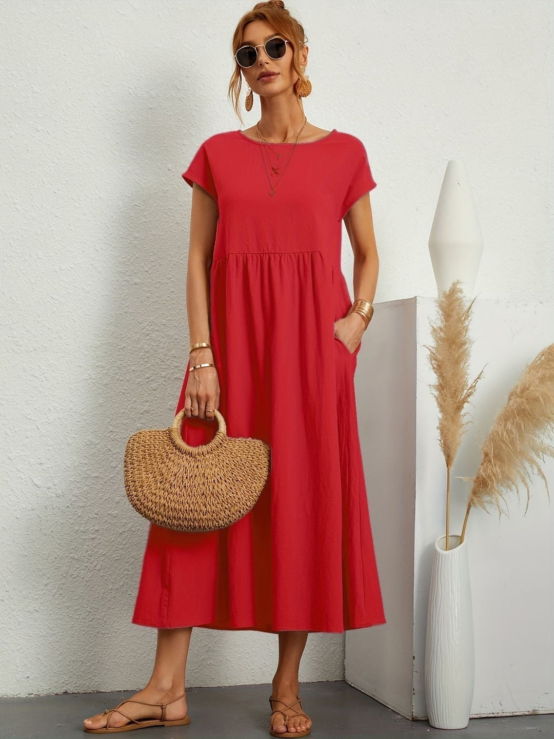 Echoarchiv | Rundhalsausschnitt Kleid Elegantes Design für Damen