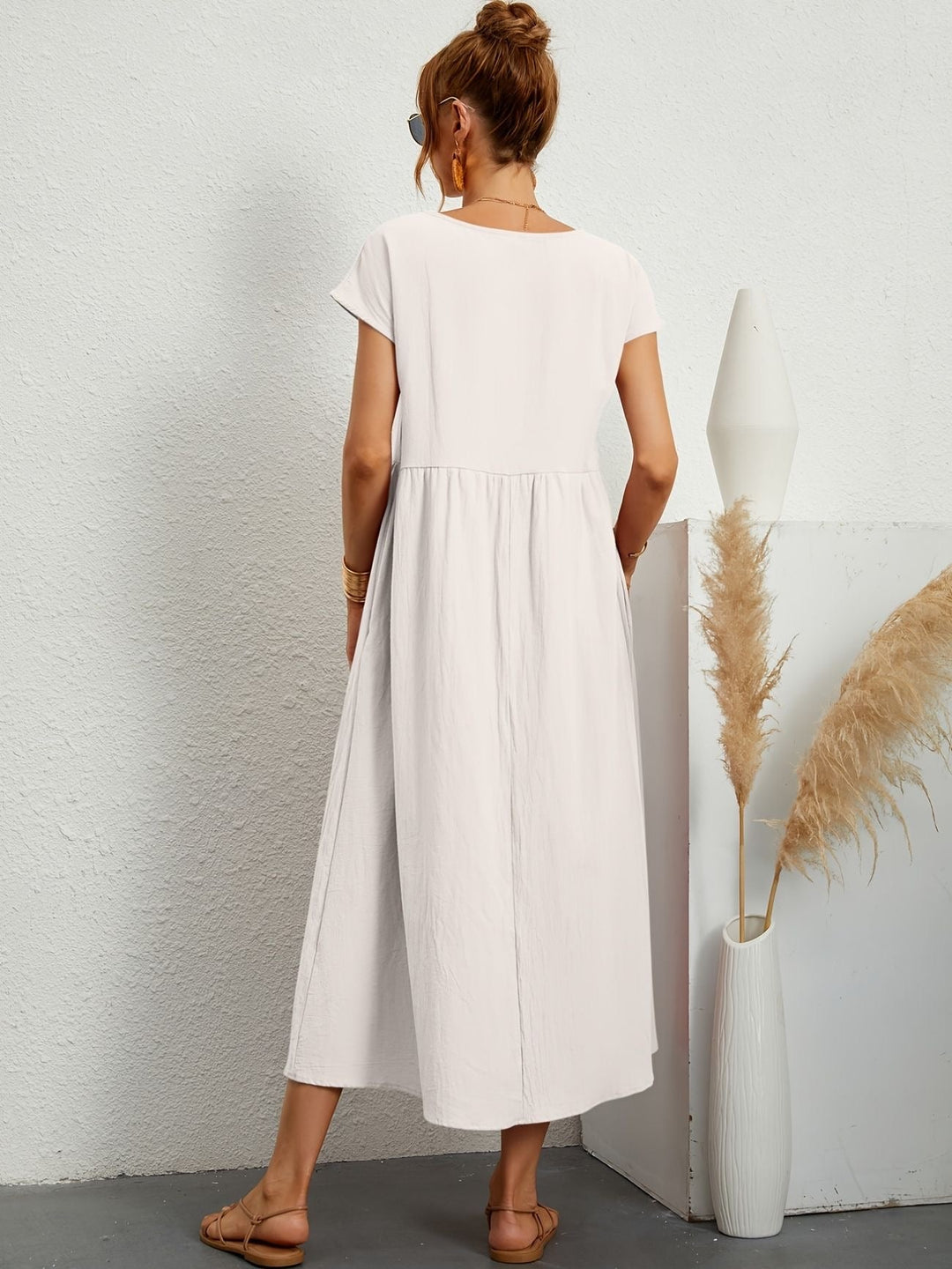 Echoarchiv | Rundhalsausschnitt Kleid Elegantes Design für Damen