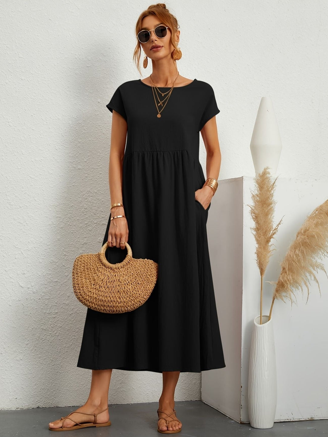 Echoarchiv | Rundhalsausschnitt Kleid Elegantes Design für Damen