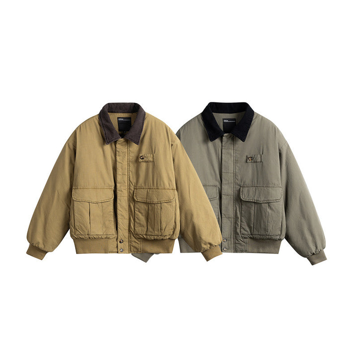 Herren Kurz geschnittene Utility-Blousonjacke mit Kordkragen und aufgesetzten Pattentaschen Echoarchiv