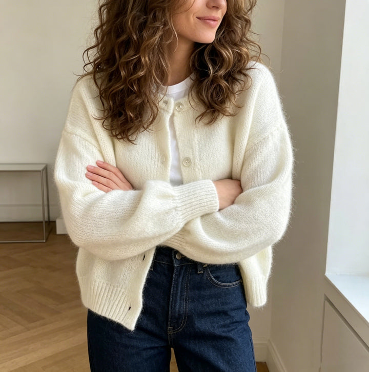 Damen Kuschelige Mohair-Optik Strickjacke mit Rundhals und Ballonärmeln – Veloura