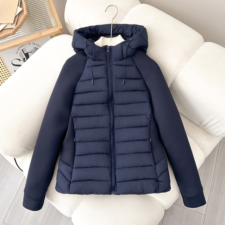 Damen leichte Hybrid-Steppjacke mit mattierter Front, elastischen Ärmelpaneelen und wärmender Thermofüllung – Célinea
