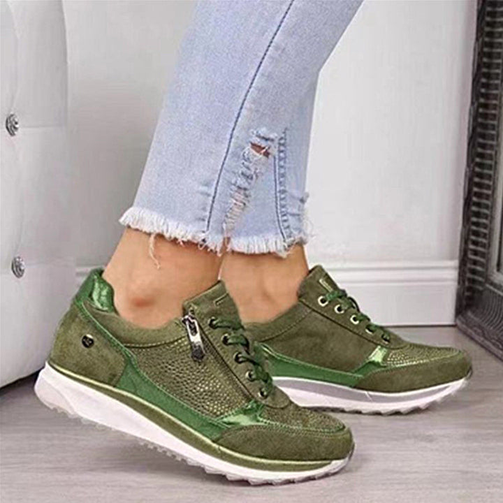 Damen Sneaker mit Keilsohle, Reißverschluss und Metallic-Details – Névara