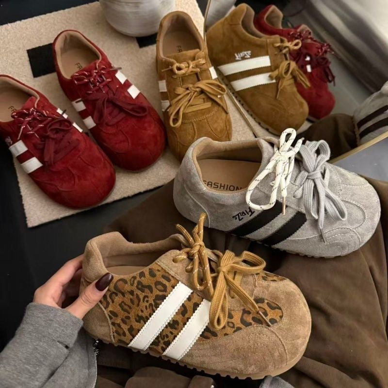 Damen modische Riemchen Sneaker aus Wildleder Echo Archiv