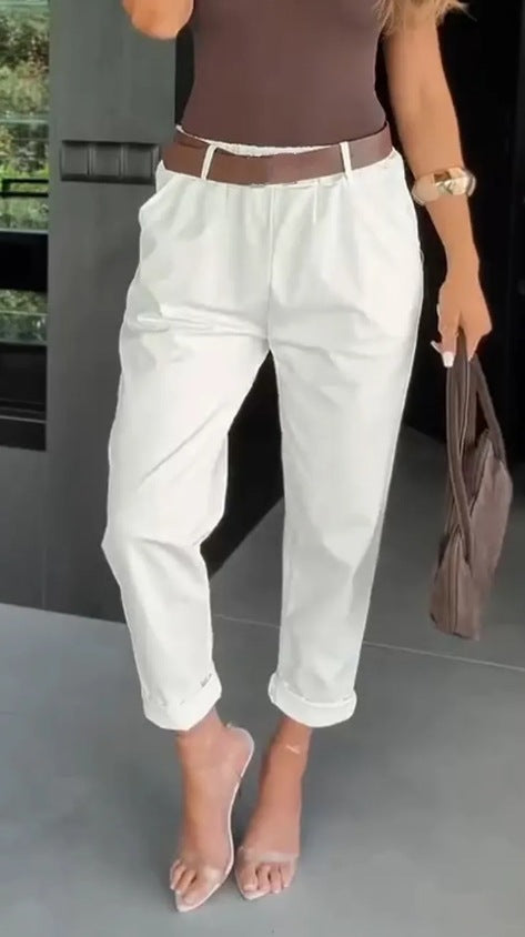 Damen nan hochtaillierte Paperbag-Hose mit gerafftem Bund, Eingrifftaschen und gekrempeltem Saum Echo Archiv