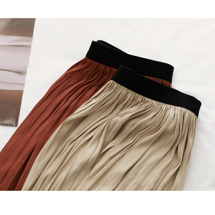 Damen Eleganter Faltenrock aus fließendem Material Echoarchiv