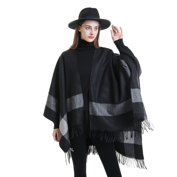 Damen Wollmix‑Schulterponcho mit Fransensaum und kontrastierenden Blockstreifen – Célinea
