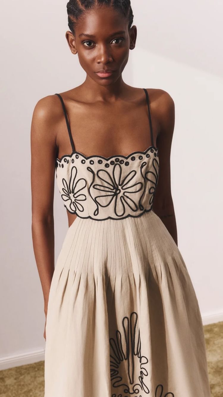 Damen Kleid mit raffiniertem Blumenmotiv und lockerer Passform Echo Archiv