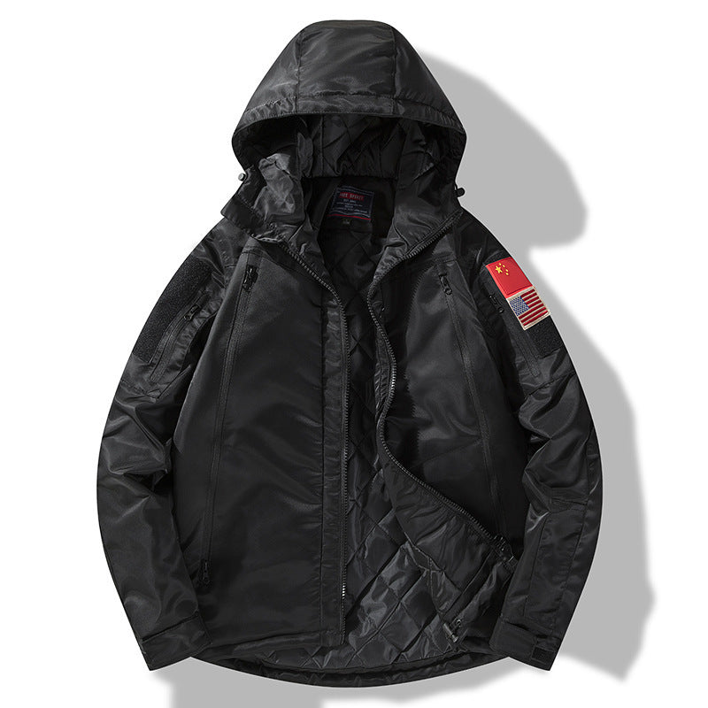 Herren isolierte Jacke mit verstellbarer Kapuze und funktionalen Taschen Echoarchiv