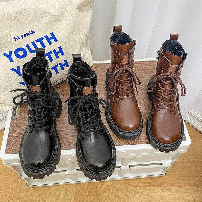 Damen nan knöchelhohe Combat-Boots in Lackoptik mit robuster Profilsohle und seitlichem Reißverschluss Echo Archiv