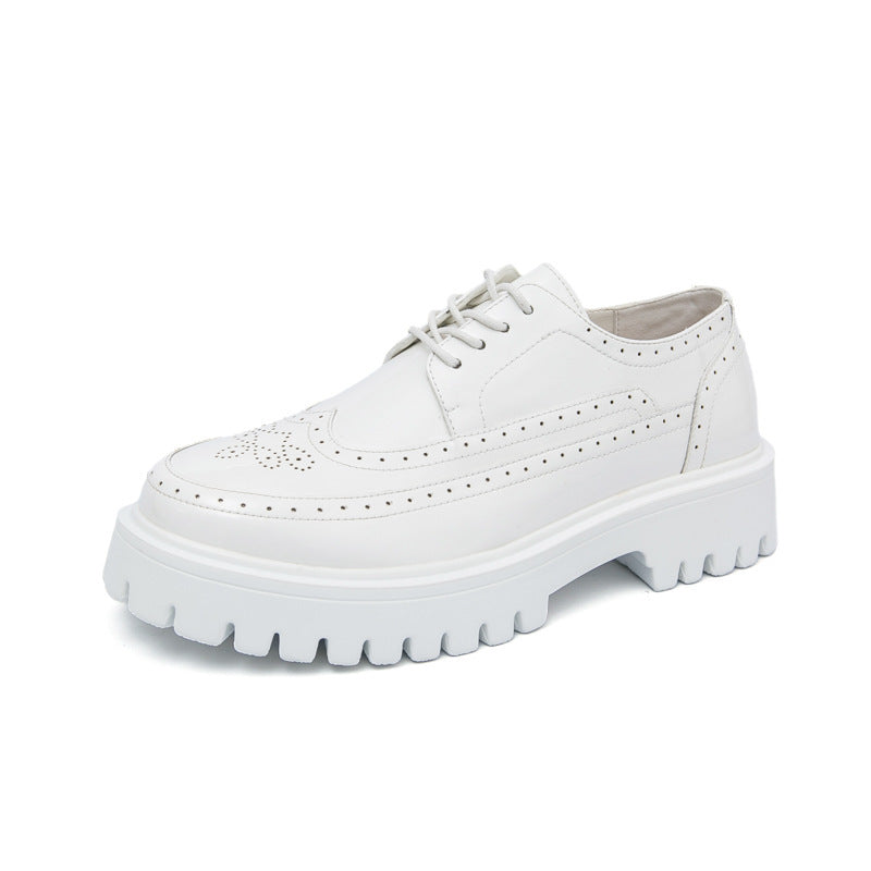 Damen Plateau-Brogue Derby mit markanter Profilsohle und Lacklederoptik Echo Archiv