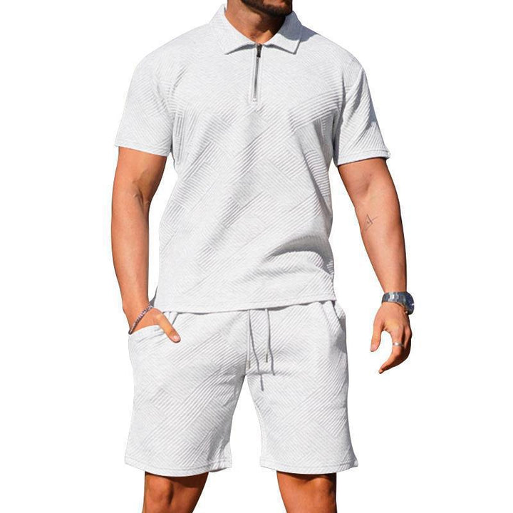 Herren sportliches Lounge-Set mit Poloshirt und Shorts im eleganten Design Echoarchiv