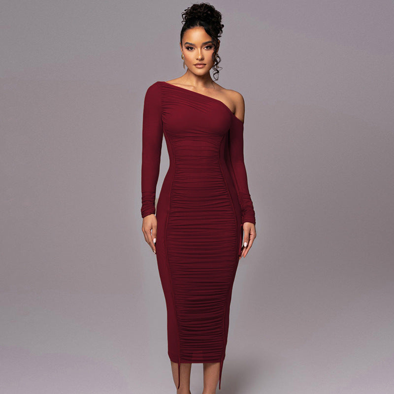 Damen figurbetontes Kleid mit asymmetrischem Ausschnitt und raffinierten Raffungselementen Echo Archiv