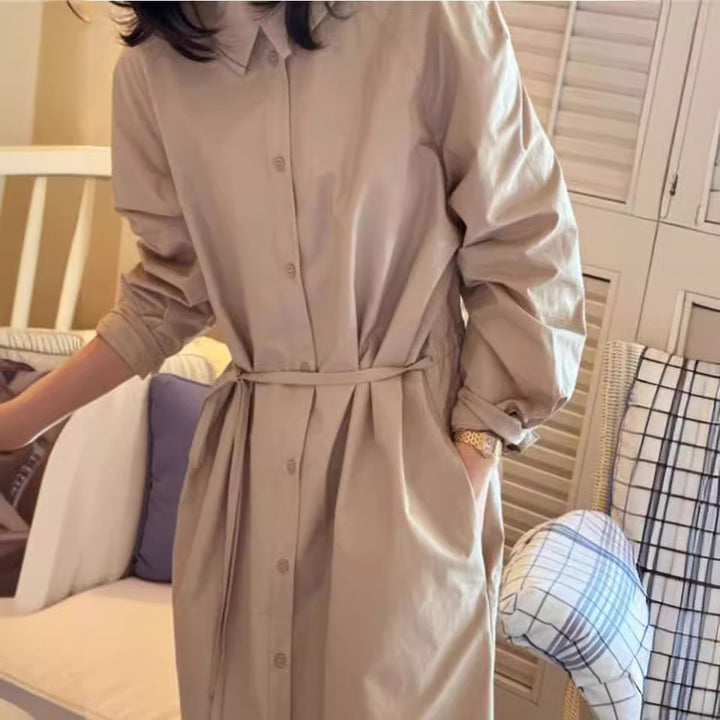 Damen Langärmeliges Hemdblusen-Maxikleid mit Taillengürtel und Eingrifftaschen Echoarchiv