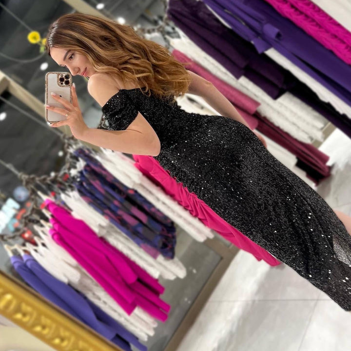 Damen Glamouröses Abendkleid mit funkelndem Paillettenbesatz Echo Archiv