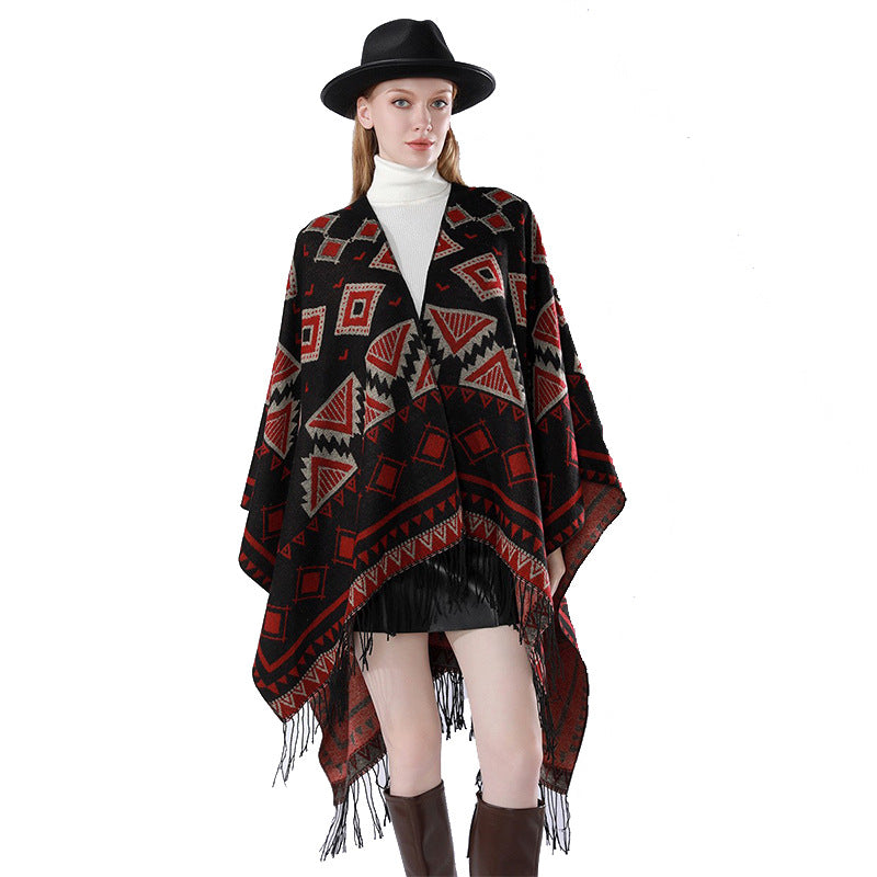 Damen Zweilagiger Kapuzen-Überwurf mit asymmetrischem Fransensaum und geometrischem Jacquard – Montévia