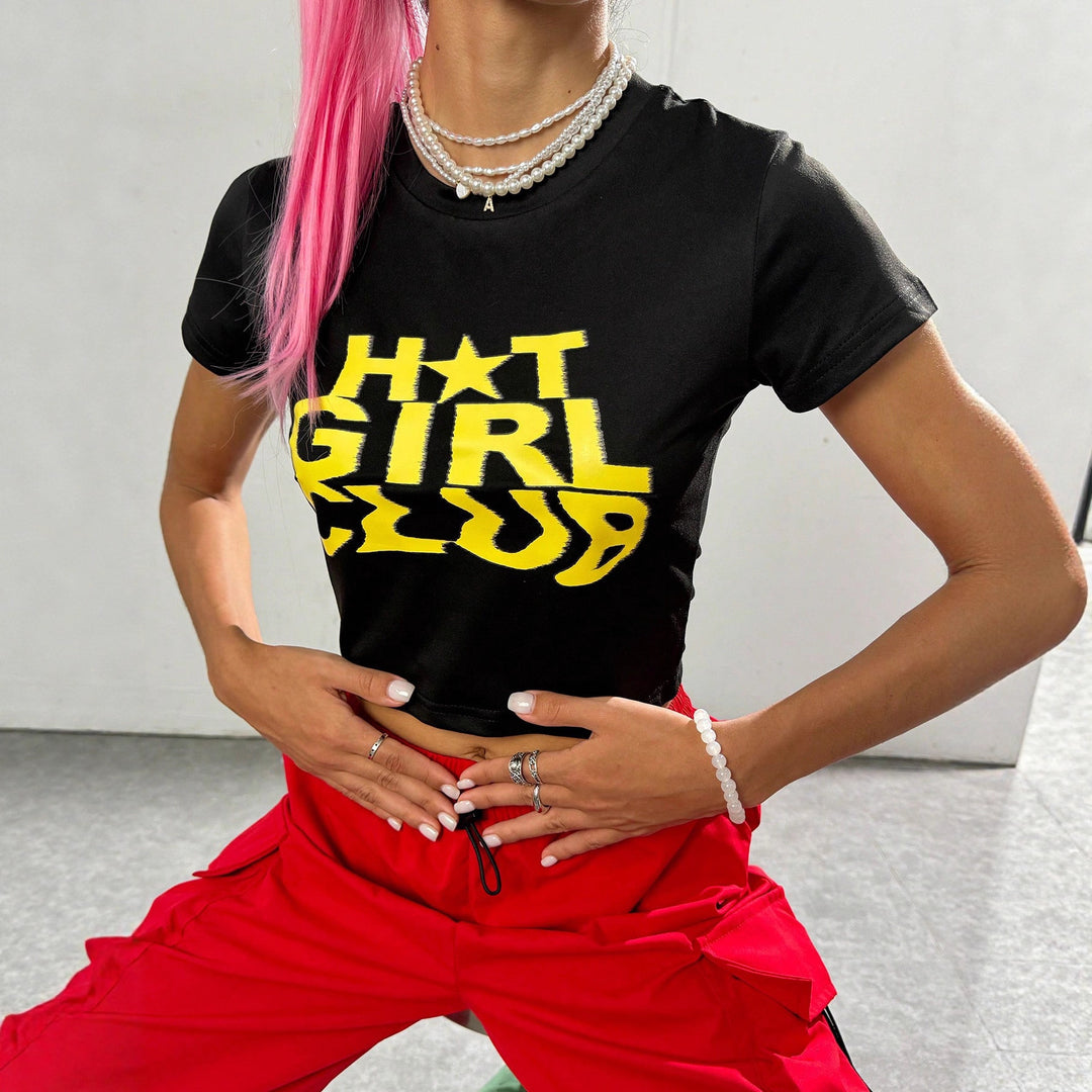 Damen Crop-T-Shirt mit auffälligem Schriftzug und figurbetontem Schnitt Echo Archiv