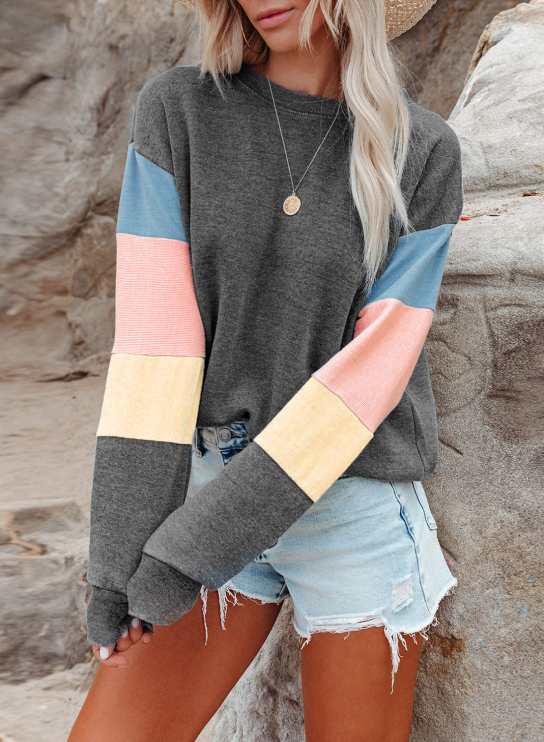 Damen Freizeitpullover mit buntem Ärmeldesign Echoarchiv