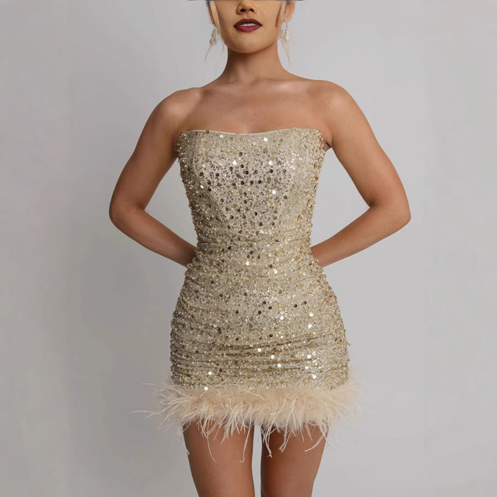 Damen Glamouröses Cocktailkleid mit Pailletten und Federkragen Echo Archiv