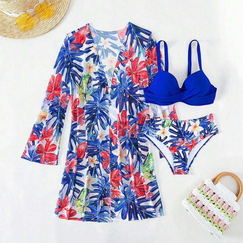 Damen bikini set mit floralem Überwurf und glamourösen Details Echo Archiv