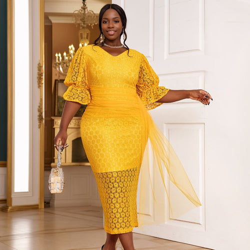 Damen elegantes Spitzenteil Kleid mit voluminösen Rüschensäumen Echo Archiv