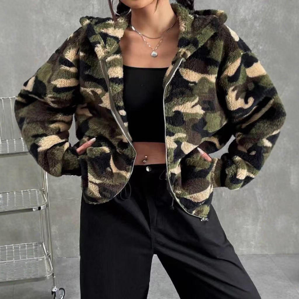 Damen Teddy-Fleece Kapuzenjacke im Camouflage-Look Echoarchiv