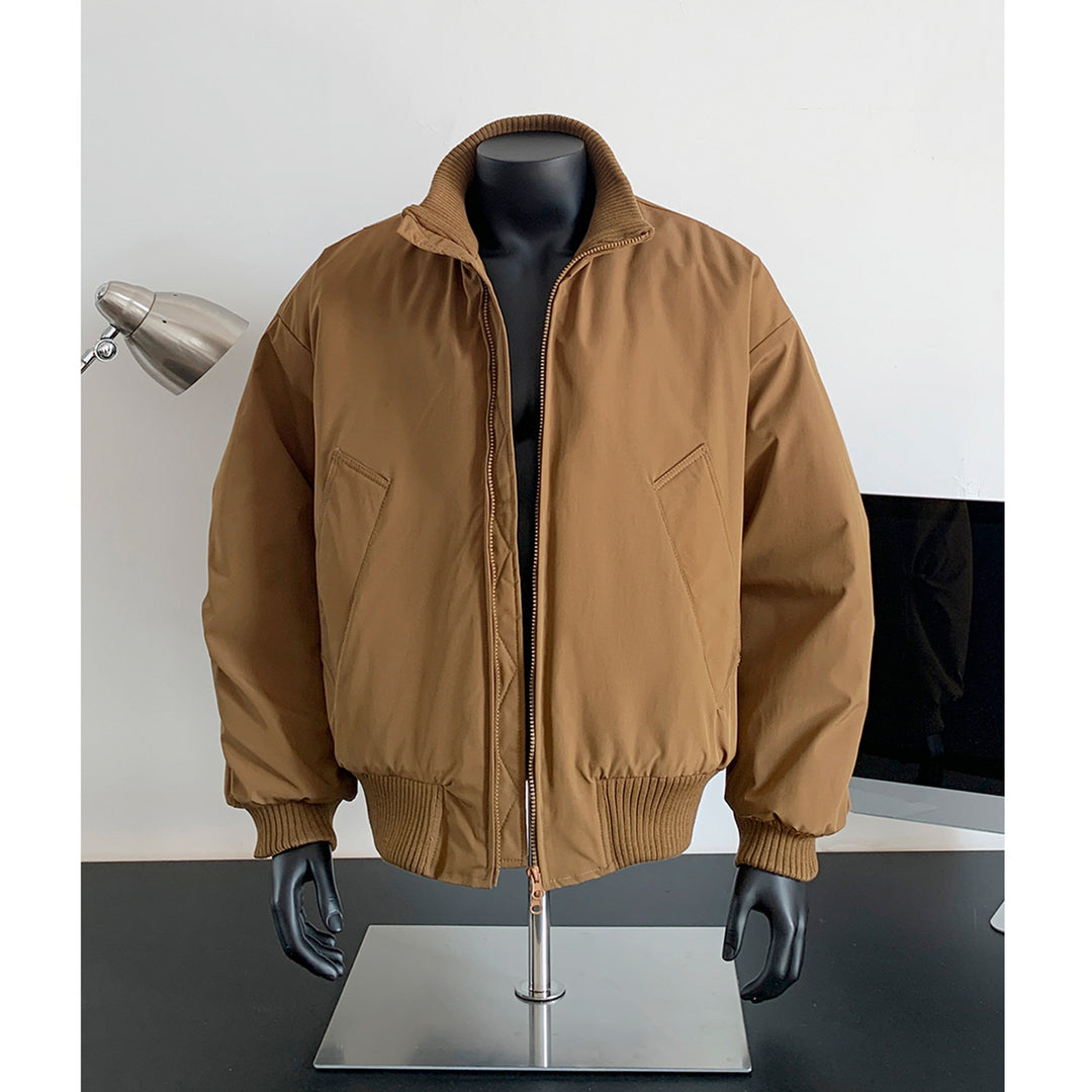 Herren Oversized Stepp-Bomber mit hoher Rippenkragenkonstruktion und verdecktem Reißverschluss Echo Archiv
