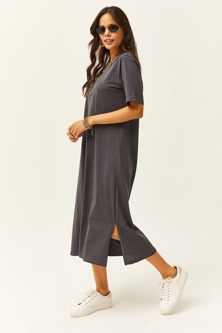 Damen schlichtes langärmliges Kleid mit seitlichen Schlitzen und komfortablem Schnitt Echo Archiv