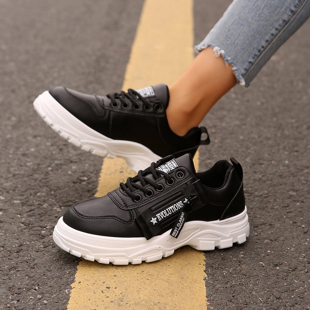 Damen Plateau‑Chunky‑Sneaker mit robuster Profilsohle, Zipper‑Detail und gepolstertem Komfortfußbett Echo Archiv