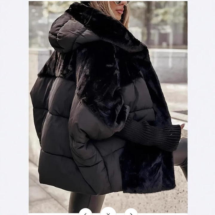 Damen nan oversized gesteppte Winterjacke mit Kunstfellpanelen, Kapuze und integrierten Rippenärmel-Details Echo Archiv