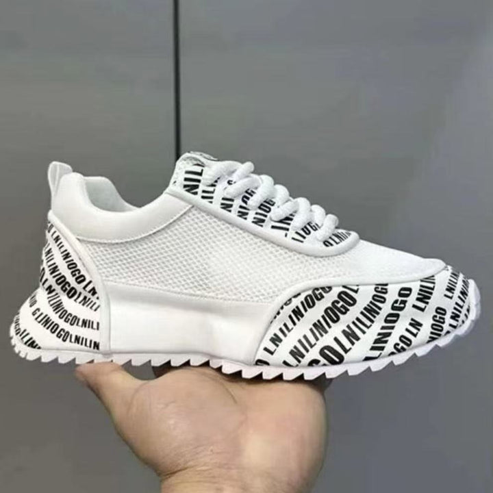 Damen Sportliche Sneakers mit markantem Schriftzug Echo Archiv