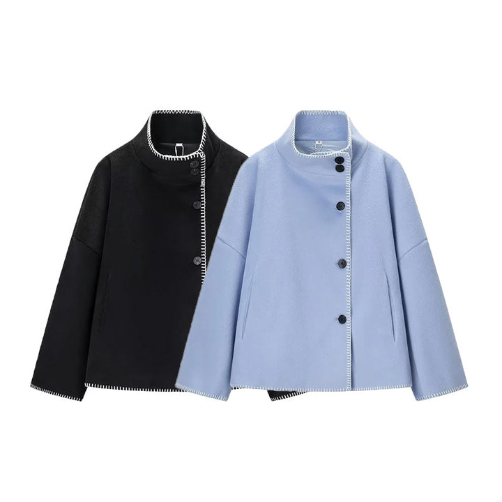 Damen kastiger Kurzmantel mit Stehkragen kontrastierender Ziernaht und Eingrifftaschen – Célinea