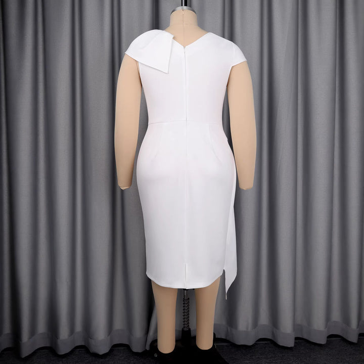 Damen elegantes Wickelkleid mit Rüschenkante und funkelnden Knopfdetails Echo Archiv