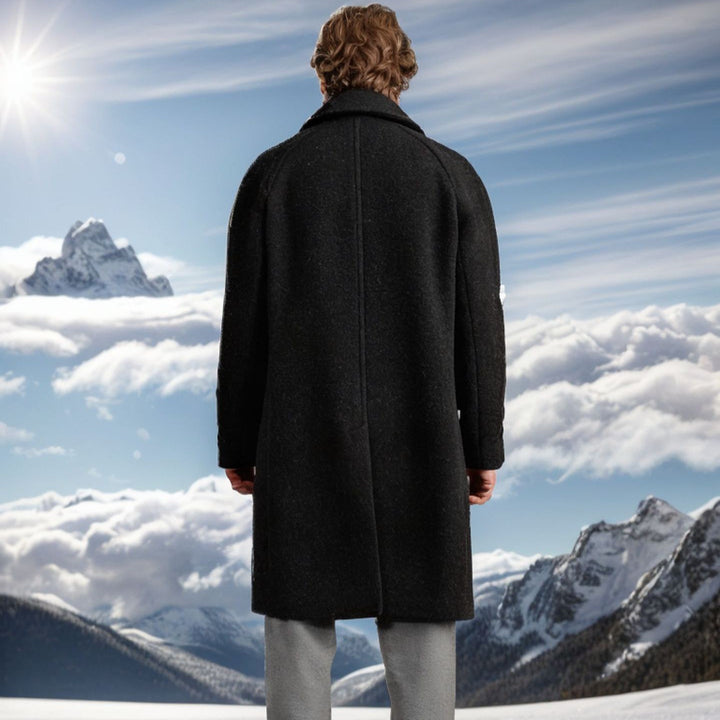 Herren eleganter Wollmantel im klassischen Stil mit großen Taschen Echoarchiv