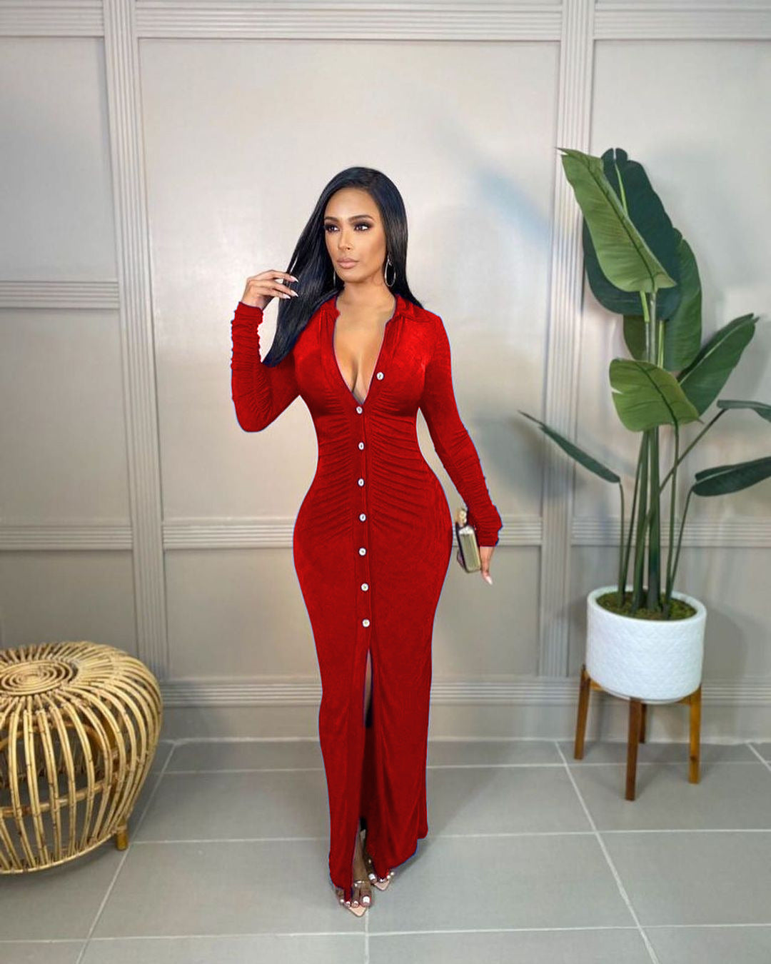 Damen Figurbetontes Maxikleid mit Knopfleiste, Raffung und tiefem V-Ausschnitt – Valéora
