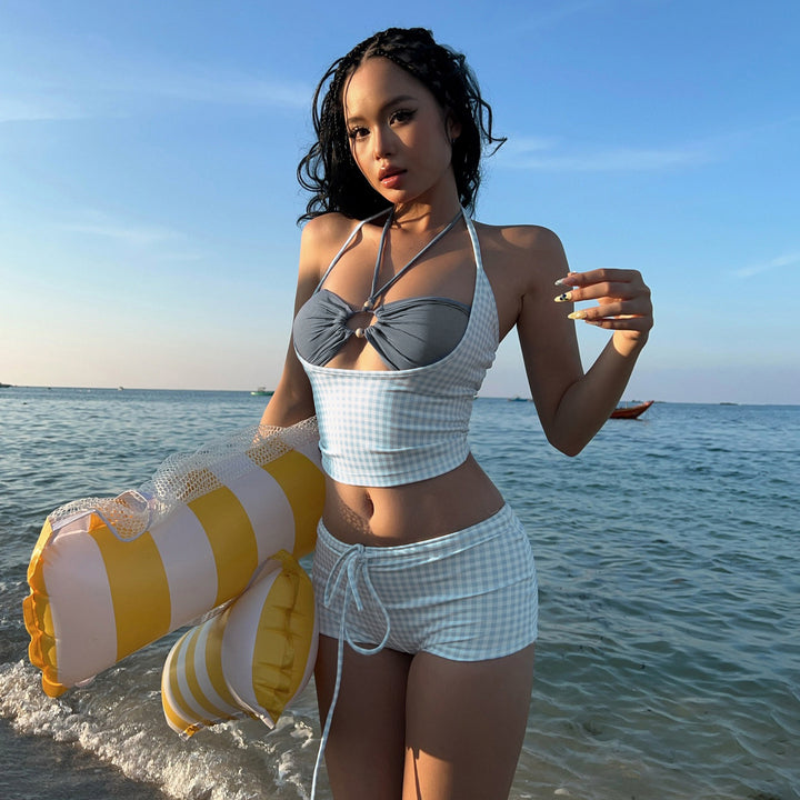 Damen sportliches Bikiniset mit hochgeschlossenem Top und charmanten Rüschendetails Echo Archiv