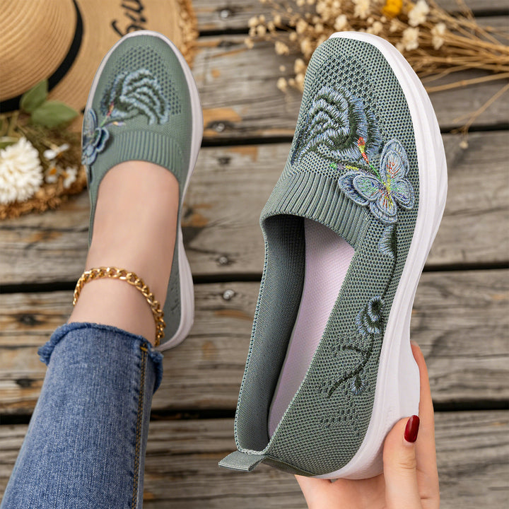 Damen nan gestrickte Slip-On Slipper mit Schmetterlings-Stickapplikation und dämpfender EVA-Plateausohle Echo Archiv