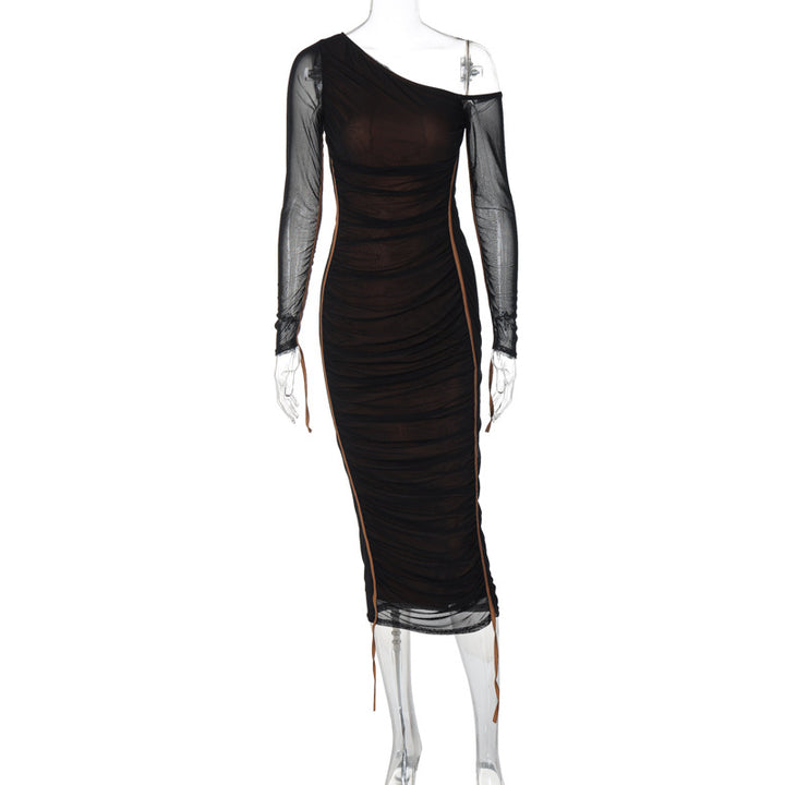 Damen figurbetontes Kleid mit asymmetrischem Ausschnitt und raffinierten Raffungselementen Echo Archiv