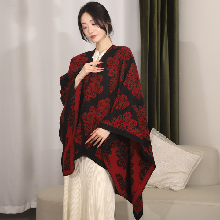 Damen Wollmix-Capeponcho mit beidseitigem Jacquard‑Paisley und kontrastierter Rollkante – Montévia