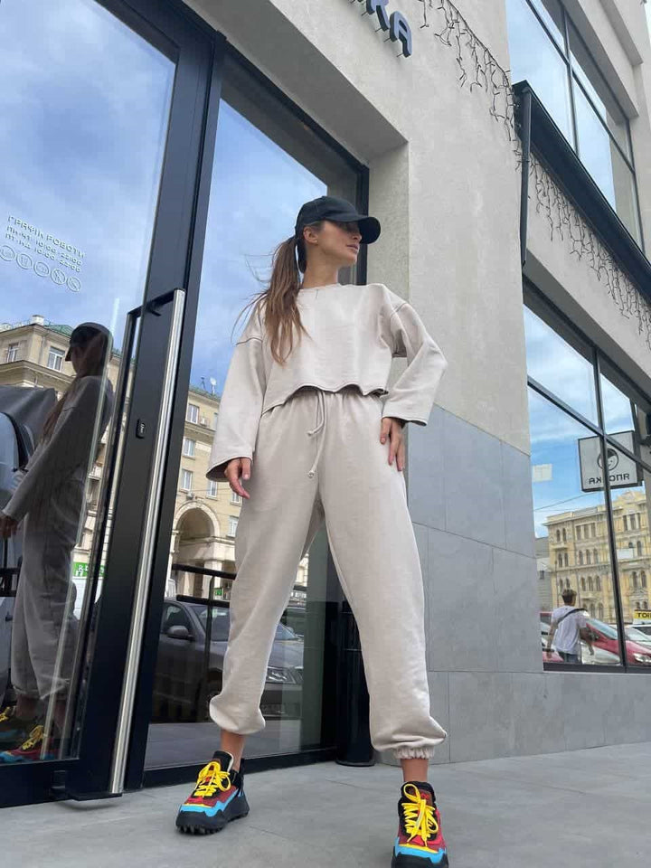 Damen lässiges Oversize-Lounge-Set mit weitem Crewneck-Sweater und elastischer Kordelbund-Jogginghose – Avérine