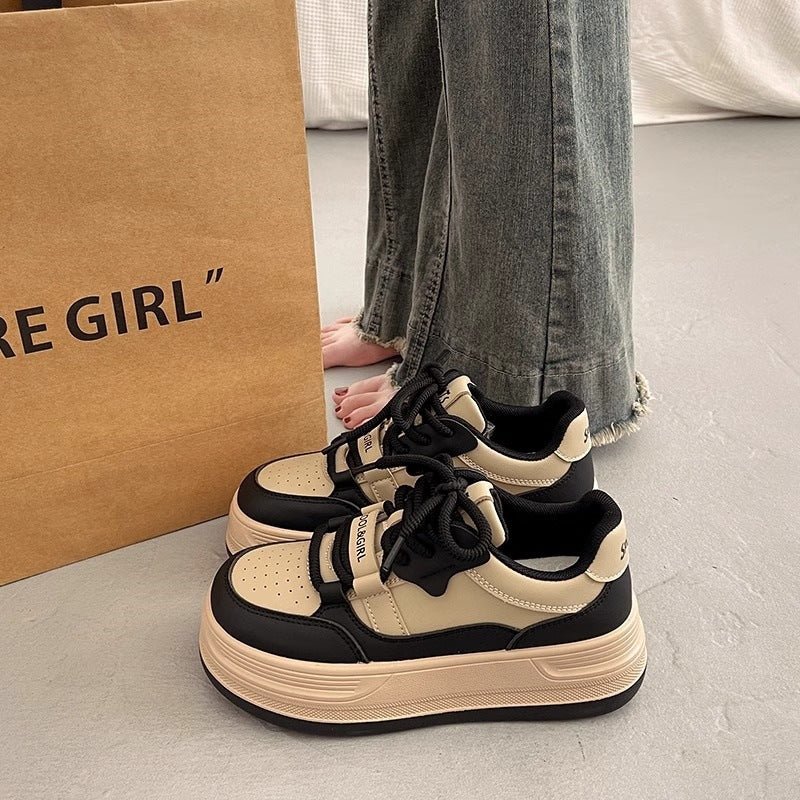 Damen Sportliche Plateau-Sneaker mit elastischen Schnürsenkeln und dämpfender Sohle Echo Archiv