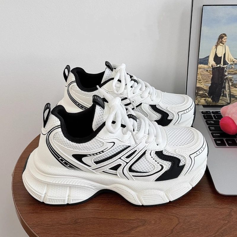 Damen Sportliche Sneakers mit atmungsaktiver Mesh-Oberfläche und dämpfender Sohle Echo Archiv